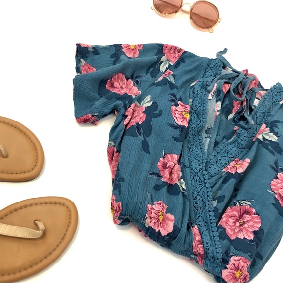 🪴3x$20 SALE Short Romper Blue/Pink Floral XS - Picture 7 of 8